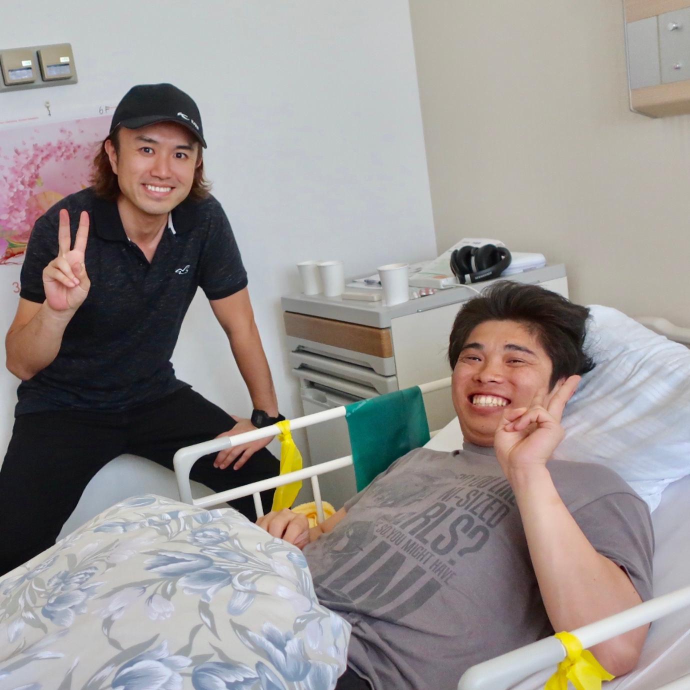 骨折した成田童夢のお見舞いへ