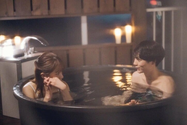 会って2日で年下男子と混浴！同棲ハウスでドキドキの夜