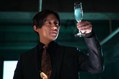 小出恵介、4年ぶりの連ドラ主演「酒癖50」