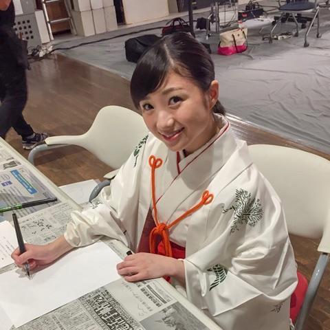 ももクロ有安、だるまネイル公開