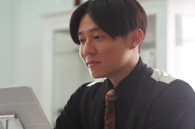 小出恵介、4年ぶりの連ドラ主演で復帰『酒癖50』