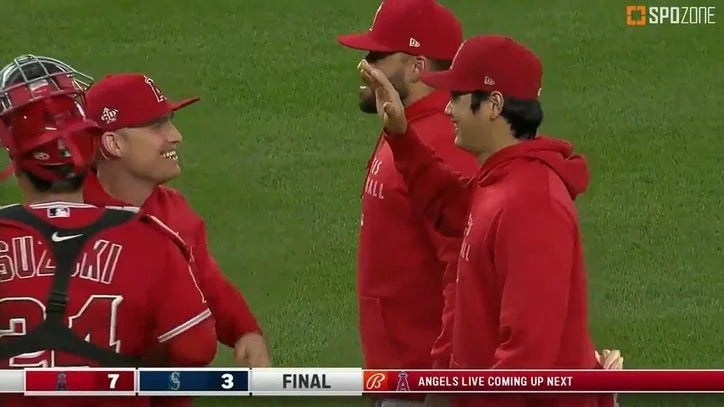 大谷翔平、大活躍のシーズン終了 仲間と“笑顔のハグ”にファン感謝