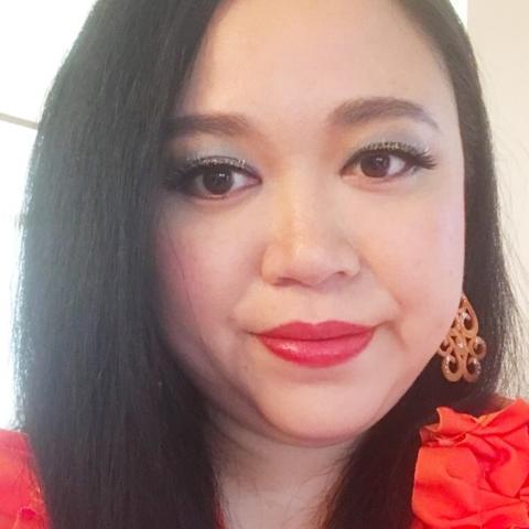 ニッチェ江上 ストレートヘア姿