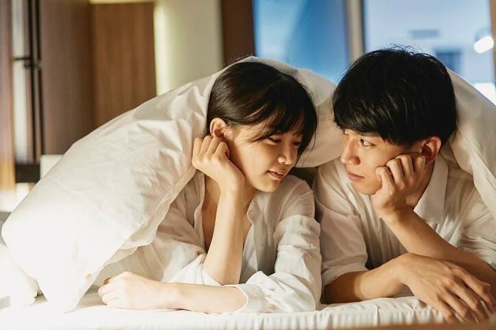 ベッドの中で「魔が差した」 朝ドラ女優と若手俳優の同棲ハウスの夜