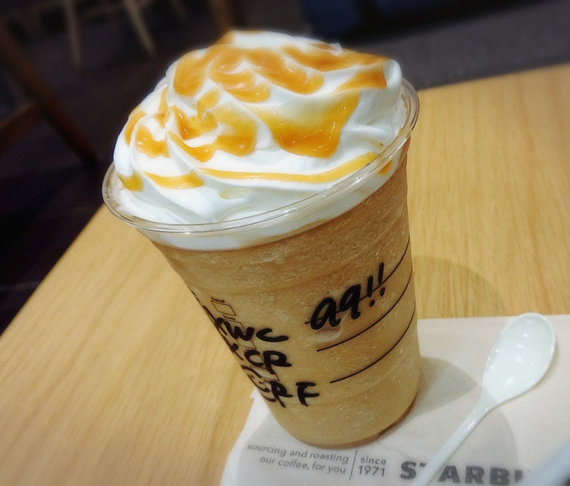 スタバカップに書かれた字の秘密の画像