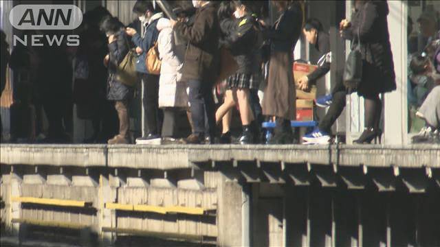 女子高校生が飛び込み死亡…SNS配信？駅のホームで動画撮影